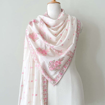 Fabric Pandit Dupatta Off-White & Soft Pink Dyeable Woven The Flower Festival Pure Mul Cotton Dupatta (2.30 meters)
