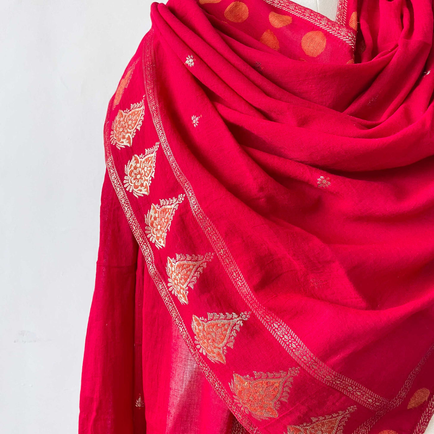 Mix Dupatta Dupatta Bright Red & Gold Floral and Polka Woven Pure Mul Cotton Dupatta (Width 36 Inches)