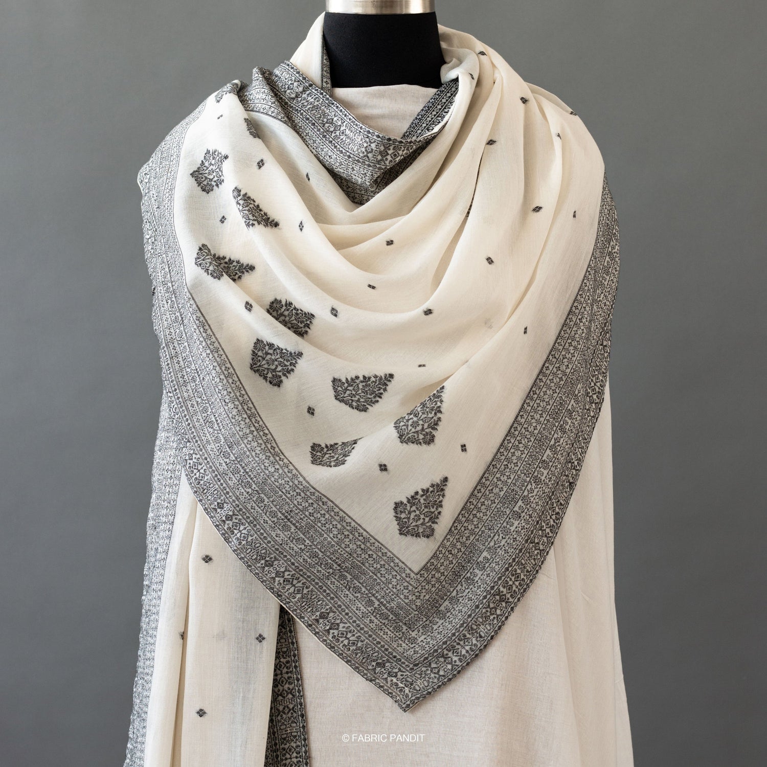 Fabric Pandit Dupatta Black Woven Floral Bhujodi Pure Mul Cotton Dupatta