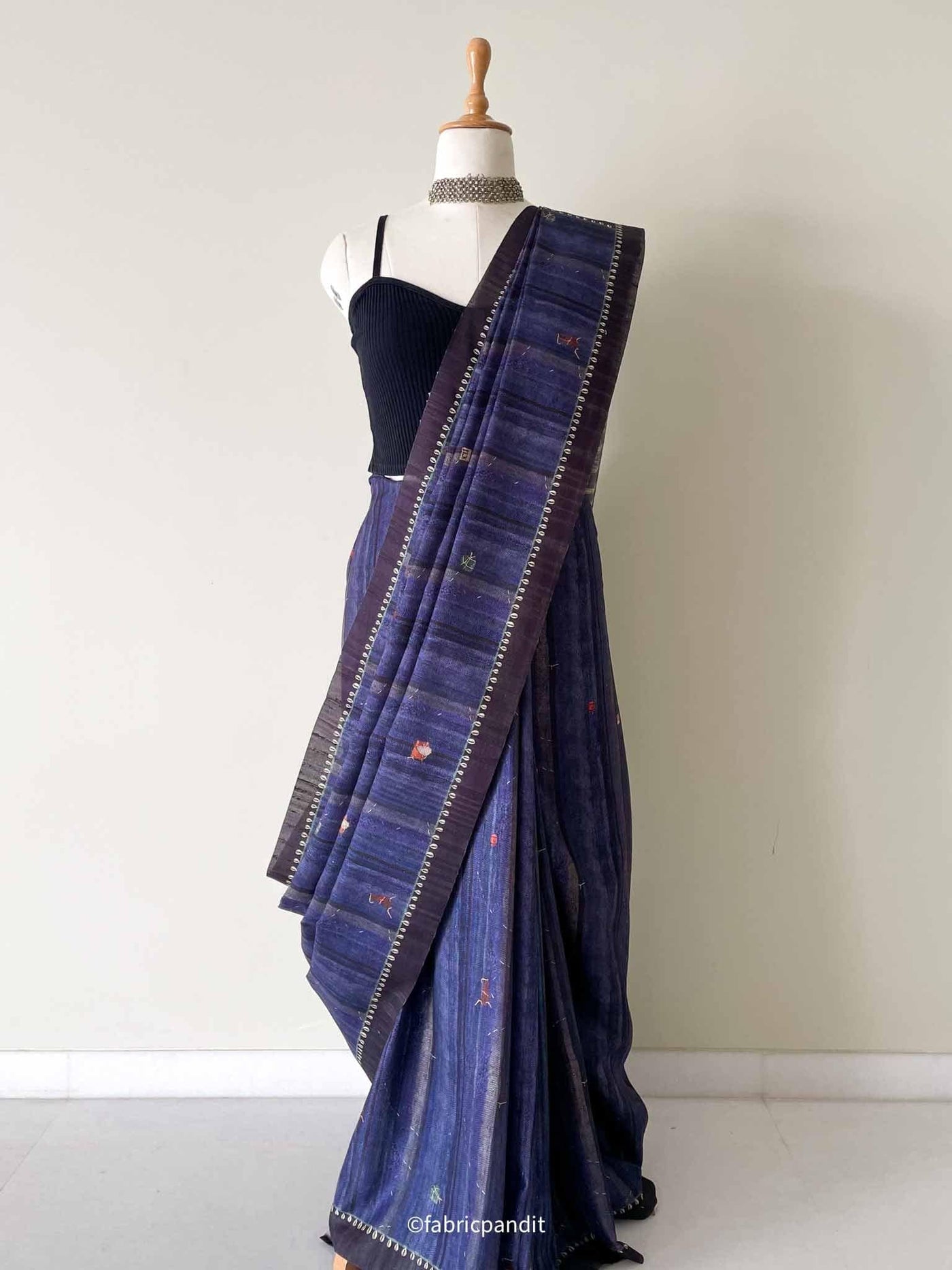 Fabric Pandit Saree Dusty Violet and Black Applique Pattern Digital Printed Dhakkai Tussar Silk Kothapatti Saree