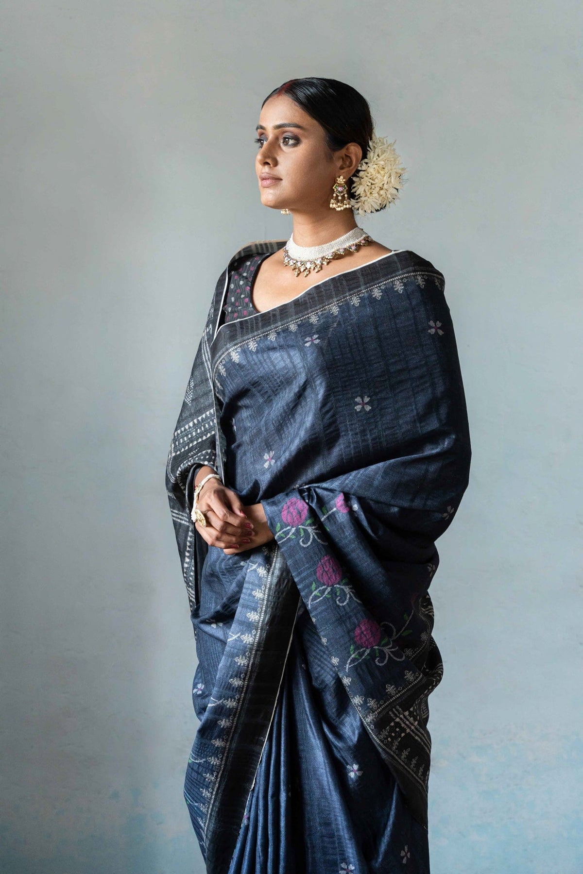 Shop Hand Embroidery Kutch Culture Mirror Work Silk Saree Online – Sunasa