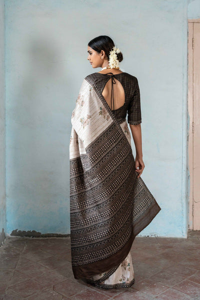 Fabric Pandit Saree Subtle Beige Melody of Flowers Digital Printed Dhakkai Tussar Silk Kothapatti Saree